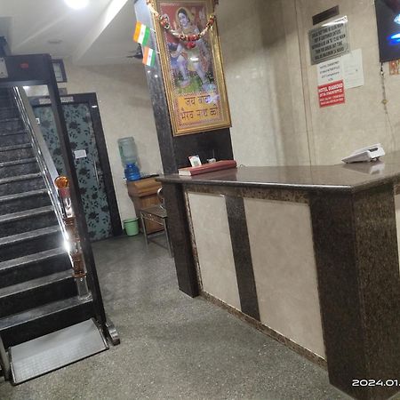Hotel Diamond Ню Делхи Екстериор снимка